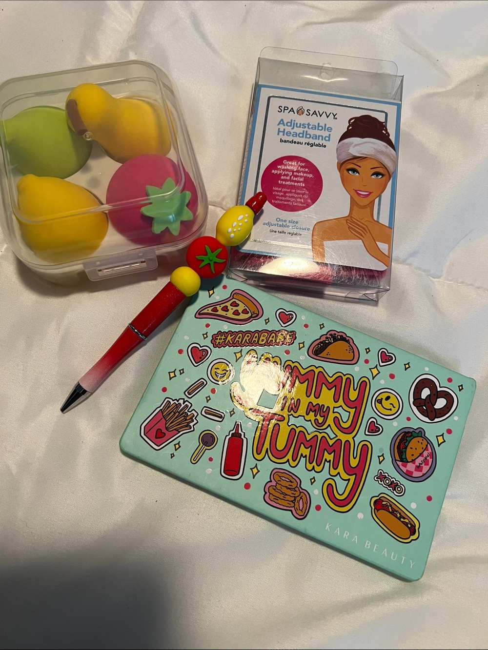 Kara Beauty Tummy In My Tummy Eyeshadow Palette - and extras !